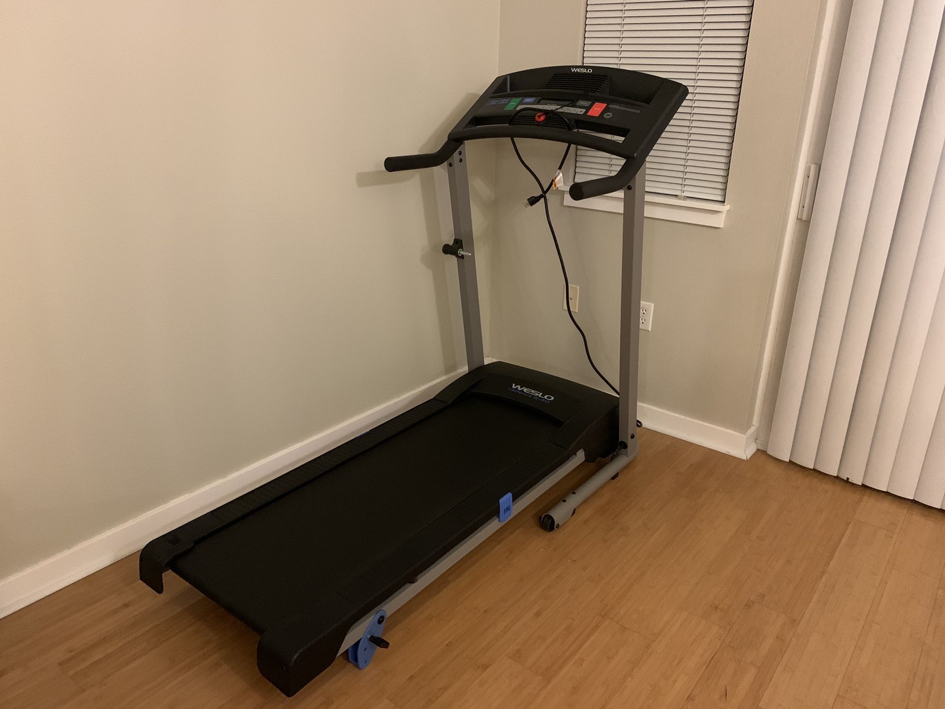 Weslo Cadence G40 Treadmill for Sale in Renton, WA OfferUp