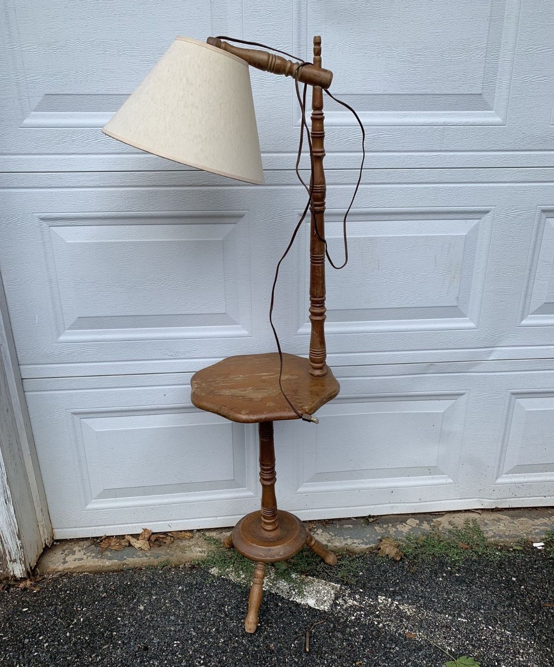 Vintage Wooden Floor Lamp with Round Table – Mid Century Style Light Stand
