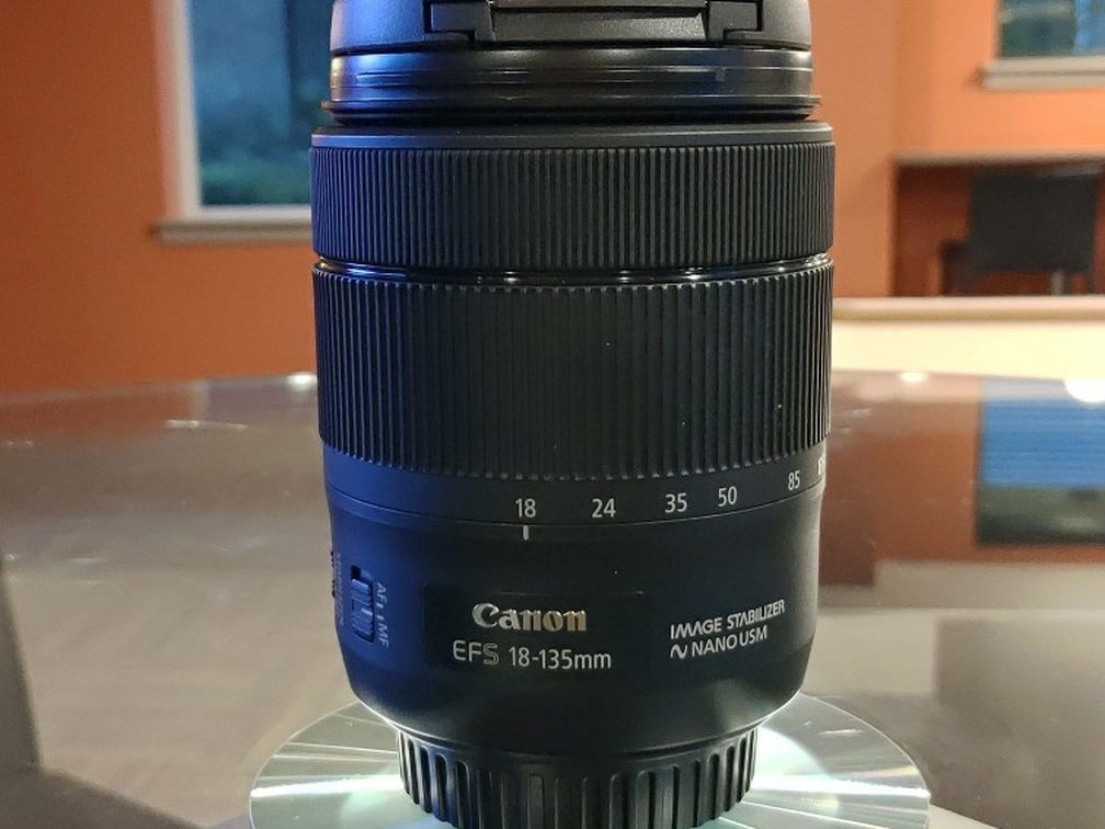 Canon EF-s 18-135mm IS USM Lens