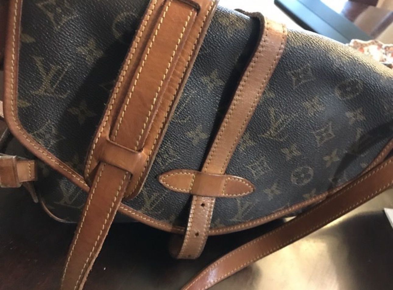 Cross body Louis Vuitton Bag