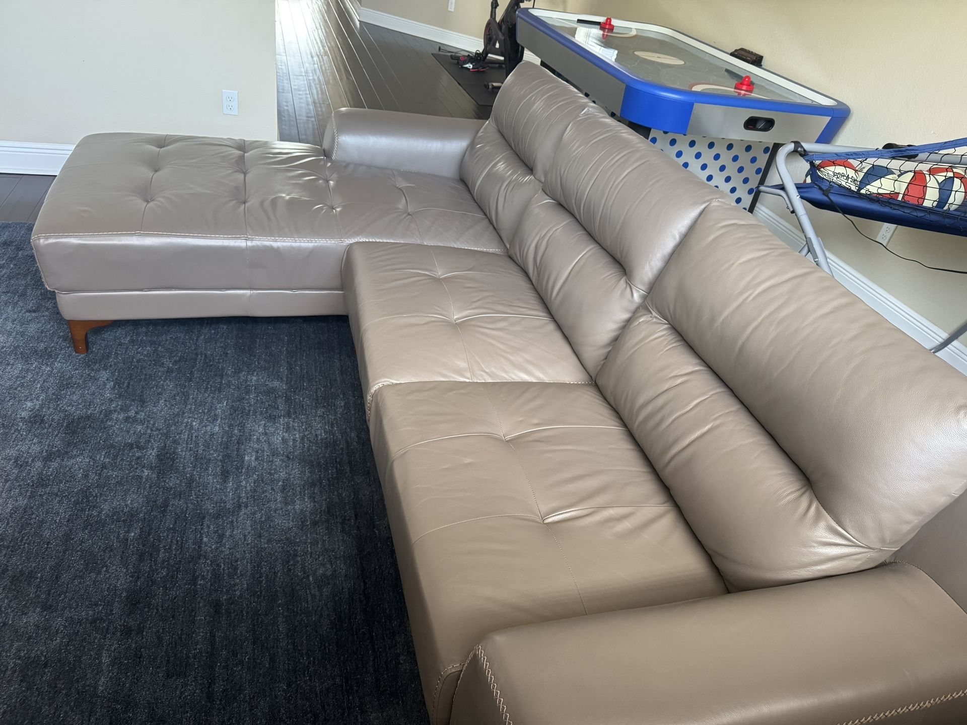 2 Piece Leather Sofa With Chaise