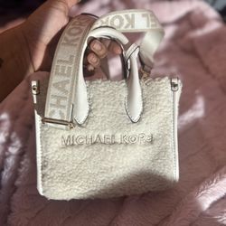 Micheal Kors Purse 