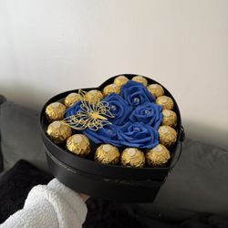 Arreglos Elegantes Con Rosas Y Chocolates Ferrero ,ideal Para Sorprender ,disponibles Hoy ✨💌