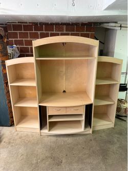 Dania Entertainment Center