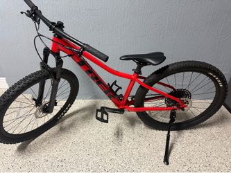 Trek Marlin 8 (Red)