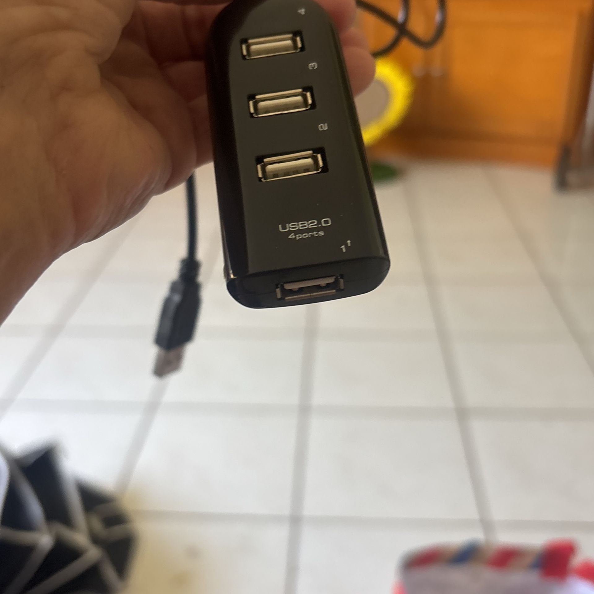 USB 4 ports
