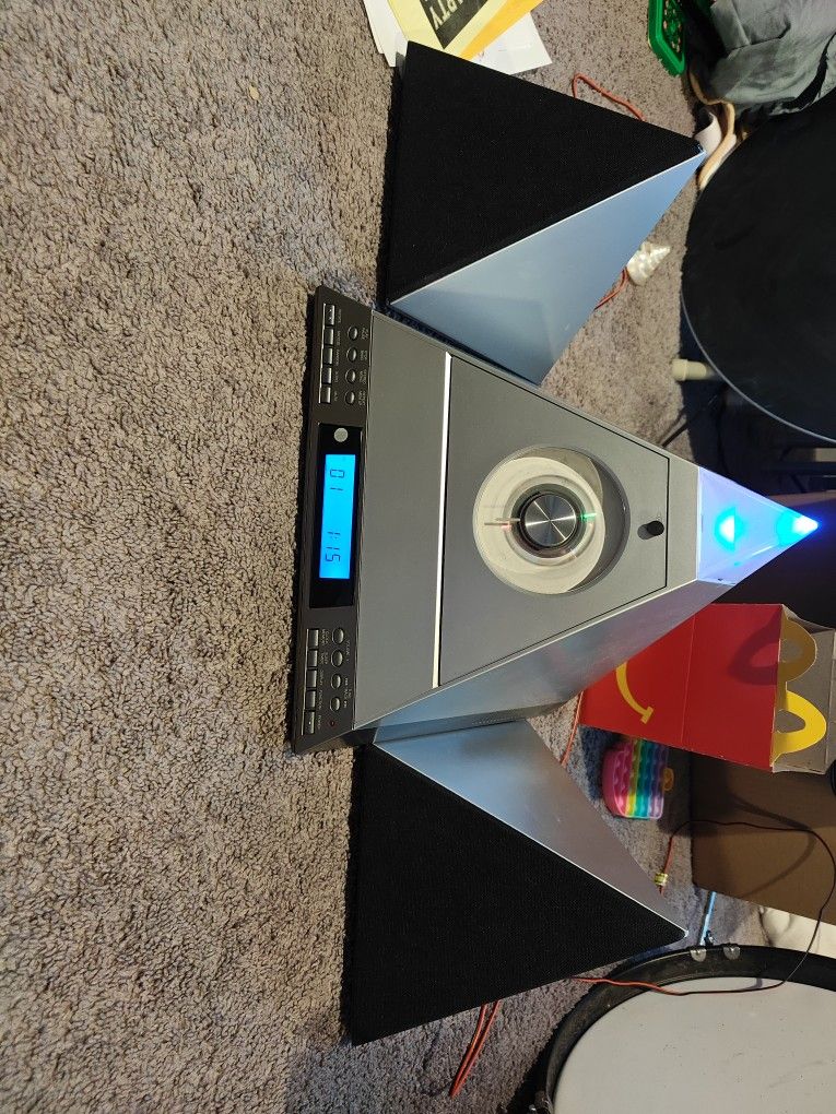 RARE VTG Radio Shack NOVA Pyramid Stereo AM/FM CD Cassette