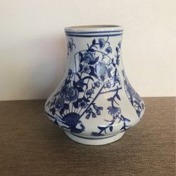 •  CHINESE ANTIQUE  FLOWER VASE…..
