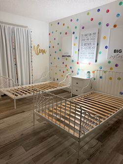 Twin bed for kids