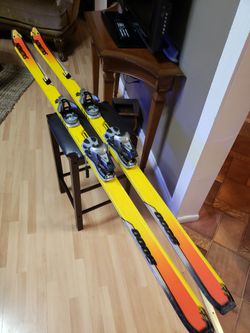 Salomon S850 skis