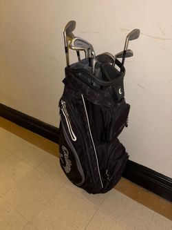 Callaway golf bag used 2 days practically like new + 8 used clubs number 6-4-7-8-3-s-p let's avoid asking for discounts
