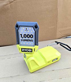 RYOBI 40V 1000 Lumens Topper LED Work Light