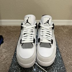 Jordan 4 - Military Black