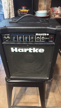 Bass guitar amplifier
