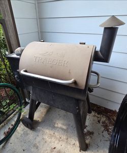 Used Traeger 22 Pellet Grill