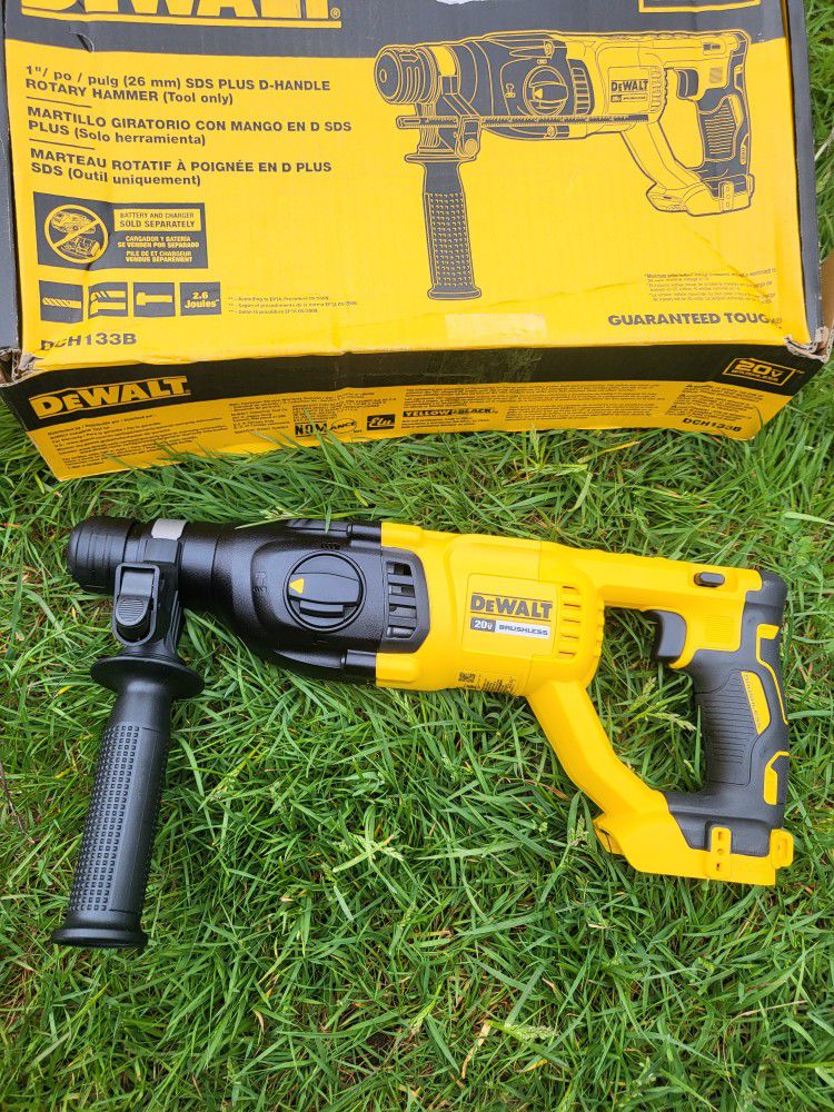 DEWALT

20V MAX Cordless Brushless 1 in. SDS Plus D-Handle Concrete and Masonry Rotary Hammer (Tool Only)

NEW