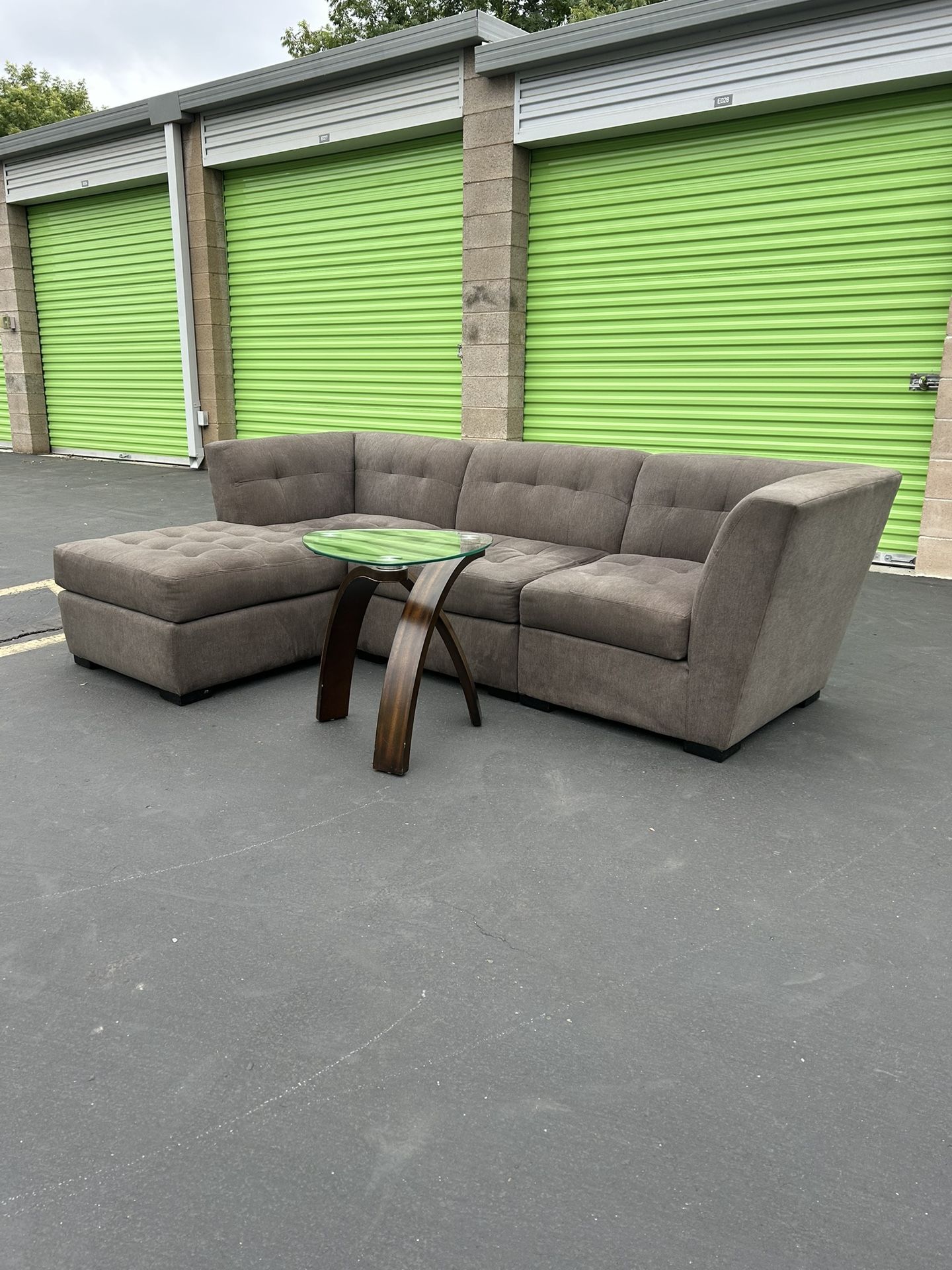 Beautiful Modular Tufted Grey Sectional (Delivery Available)