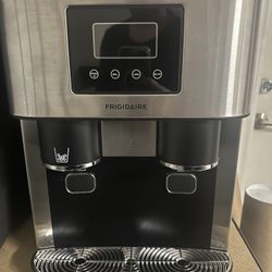Frigidaire Water & Ice Dispenser 