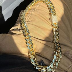 Diamond Lock Cuban Chain 24MM Gold Plated 14k Doesn't Loses Color 