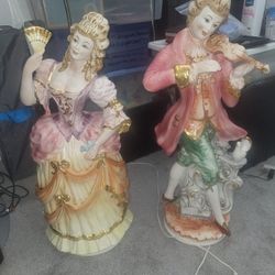 
🌟 Antique Italian Porcelain Couple Lamps – Matching Pair 🌟