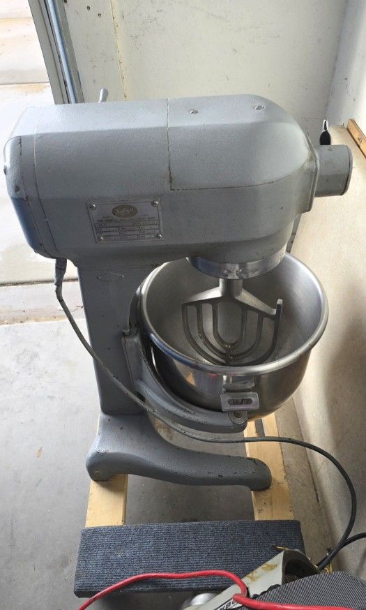 Hobart 20 quart mixer