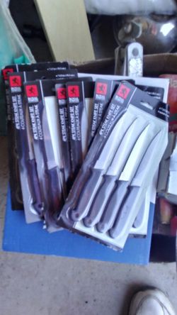 4 Pack Steak Knives.