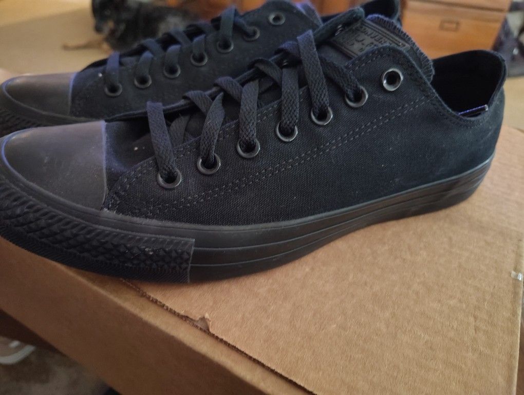 Size 11 Men's Converse
