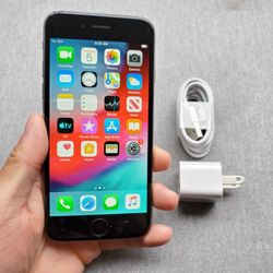 iPhone 6 - UNLOCKED - Like New 