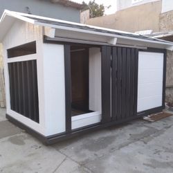 Dog Houses 