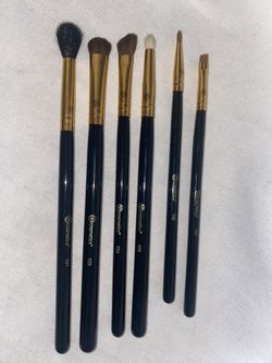 Set Of 5 BH Cosmetics Make Up Makeup Brushes