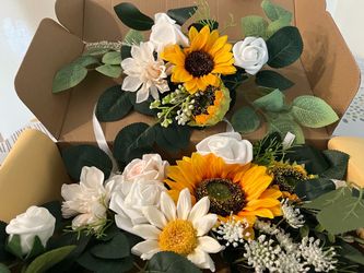 Artificial sunflower and rose decor