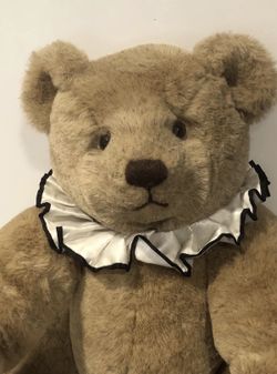 Wonderful Gund plush stuffed jointed bear 16”
