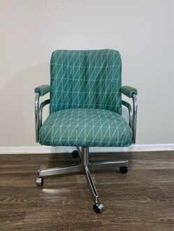 Retro Rolling Chair