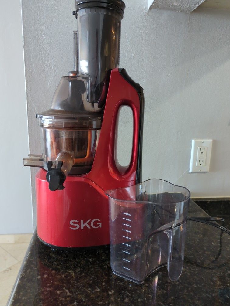SKG 2088 Low Speed Juicer Calibre Masticating Juicer Larger 3"
