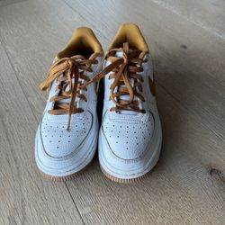 Nike Air Tennis Shoes