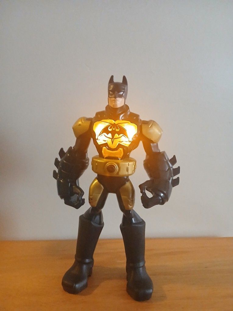 DC BATMAN 10" LIGHTS UP AND TALKS