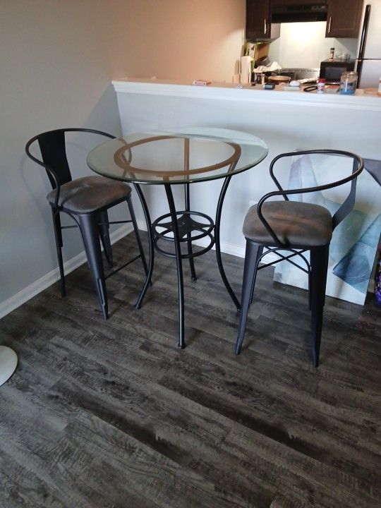 Glass Table With High Chairs
