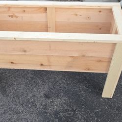 Raised planter