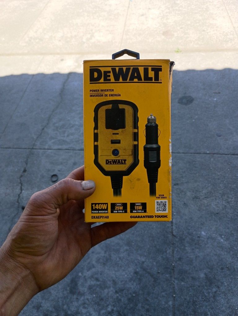 DeWalt Power Inverter 140w