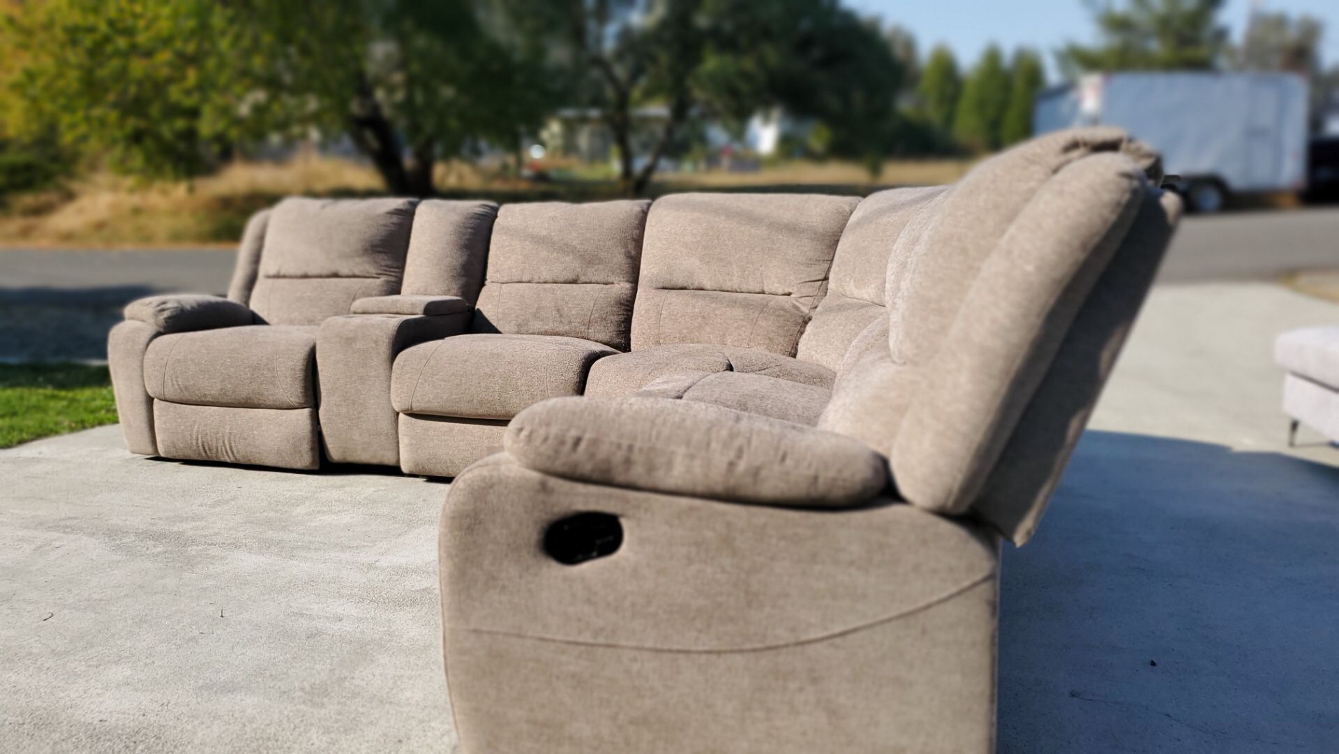 U Curved Grey Reclining Sectional Couch “WE DELIVER”