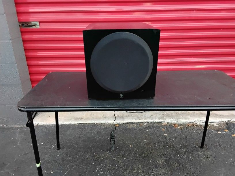 SUBWOOFER YAMAHA ACTIVO PROFESIONAL EXCELLENT CONDITIONS