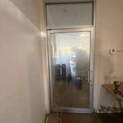 Aluminum glass door