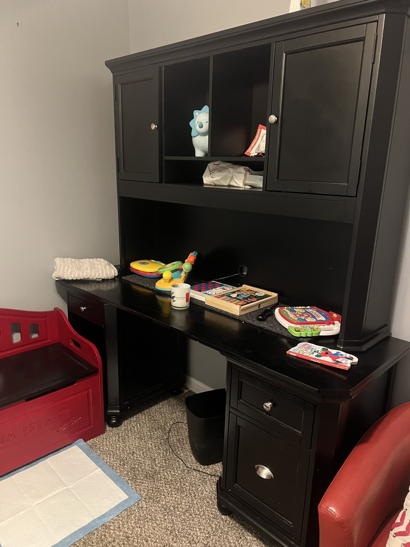 Black Executive Style Wood Desk With Hutch/ Overhead 