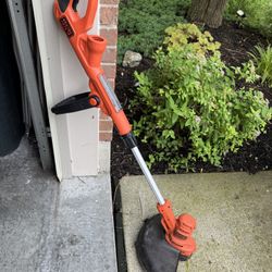 HomeLite Electric Powered Weed Wacker in great shape! 