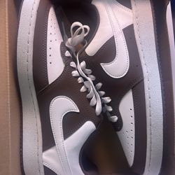 W NIKE COURT VISION LO BROWN SIZE 8.5 