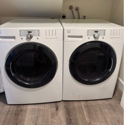 KENMORE WASHER AND GAS DRYER SET