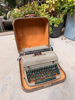Remington Miracle Tab Typewriter