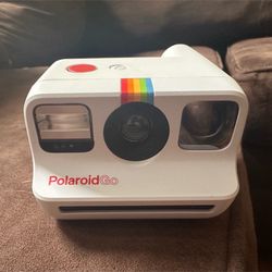 Polaroid go