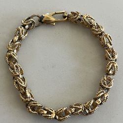 Stunning Vintage Gold Tone Byzantine Chain Bracelet