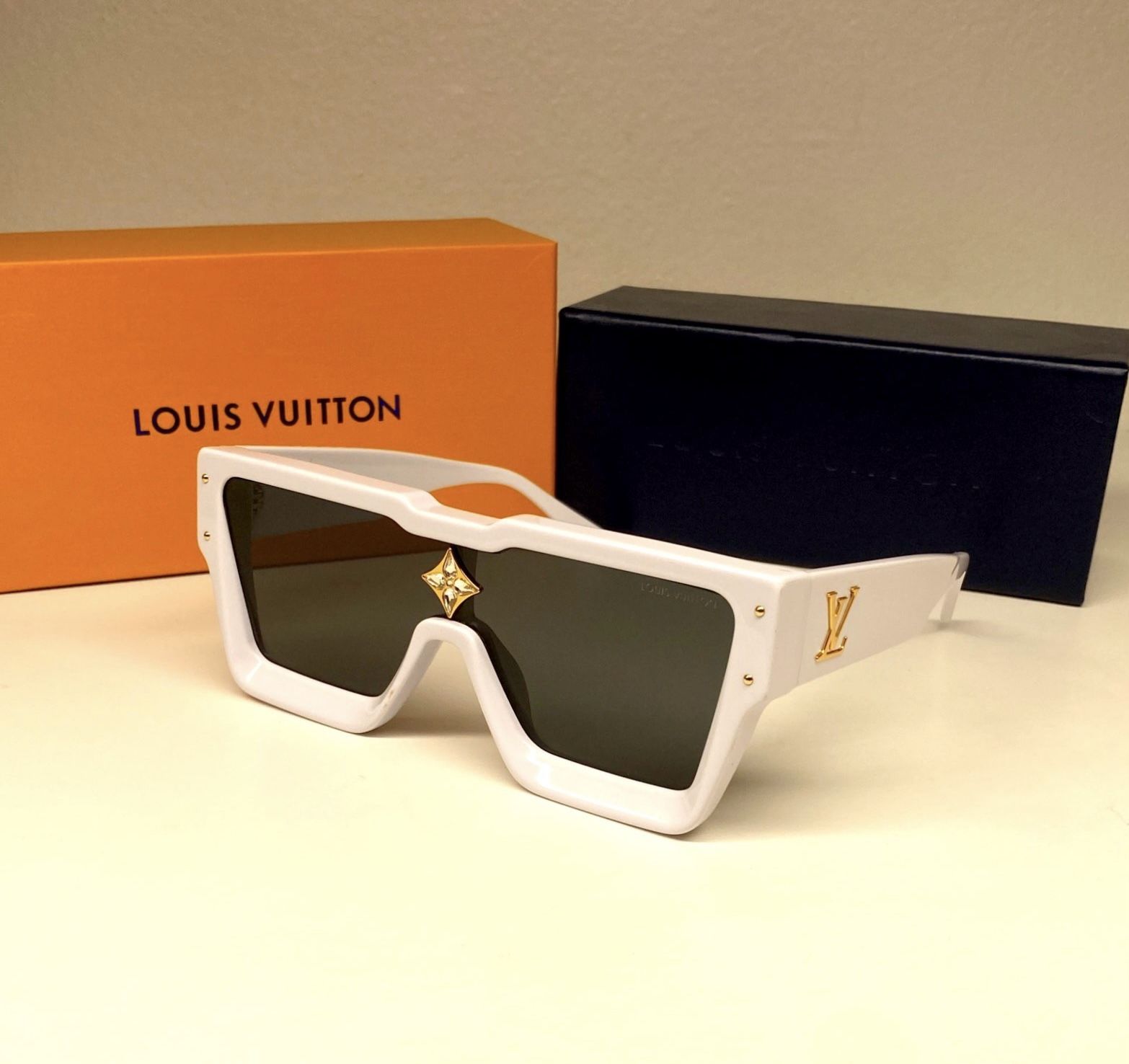 New LV Oversized Square Sunglasses